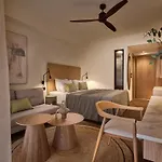 אתר נופש Lesante Classic - Preferred & 5*